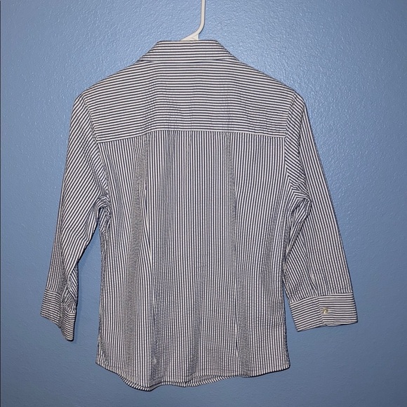 L.L. Bean Blue Striped Seersucker Button Down Shirt 3/4 Sleeves - XS. B7 - Picture 4 of 4